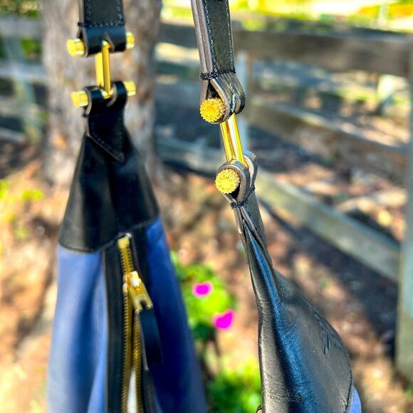 India hicks purse blue and black leather gold hardware - Picture 3 of 5